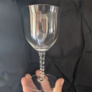Heiga By Seneca Elegant Clear Wine Glass